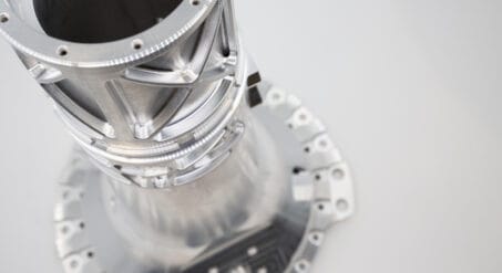 24/7 “lights-out” manufacturing: How overnight CNC machining beats the aerospace backlog